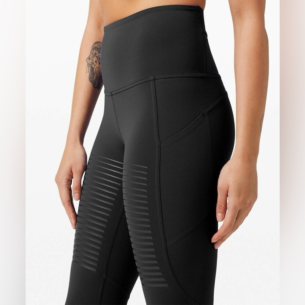 lululemon athletica Rogue Renegade High Rise Crop Black Leggings, size 6